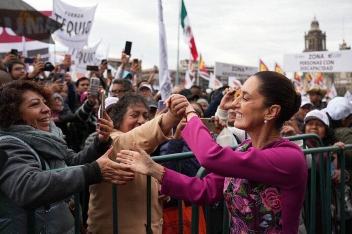Se desatan robos durante evento de Claudia Sheinbaum en el Zócalo de la CDMX; detienen a 14