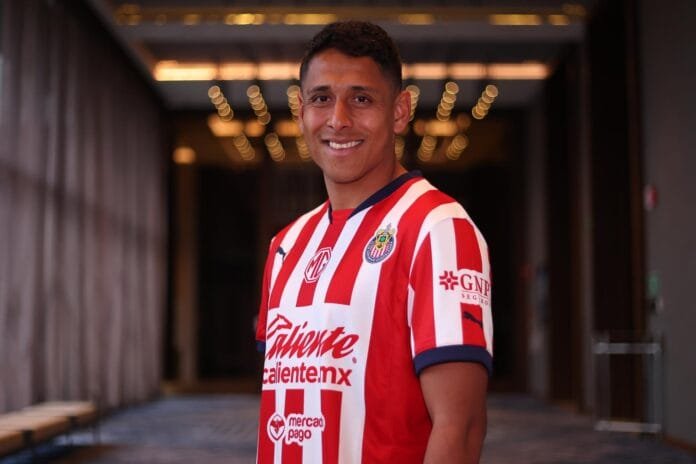 ¡Por fin! Luis Romo es, oficialmente, nuevo jugador de Chivas para el Clausura 2025