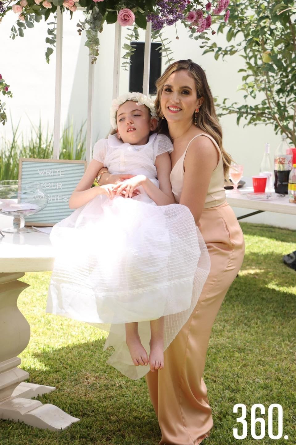 Adiós a Elisabetta, la niña que inspiró el libro: ‘Eli, La Jirafa Sin Manchas’