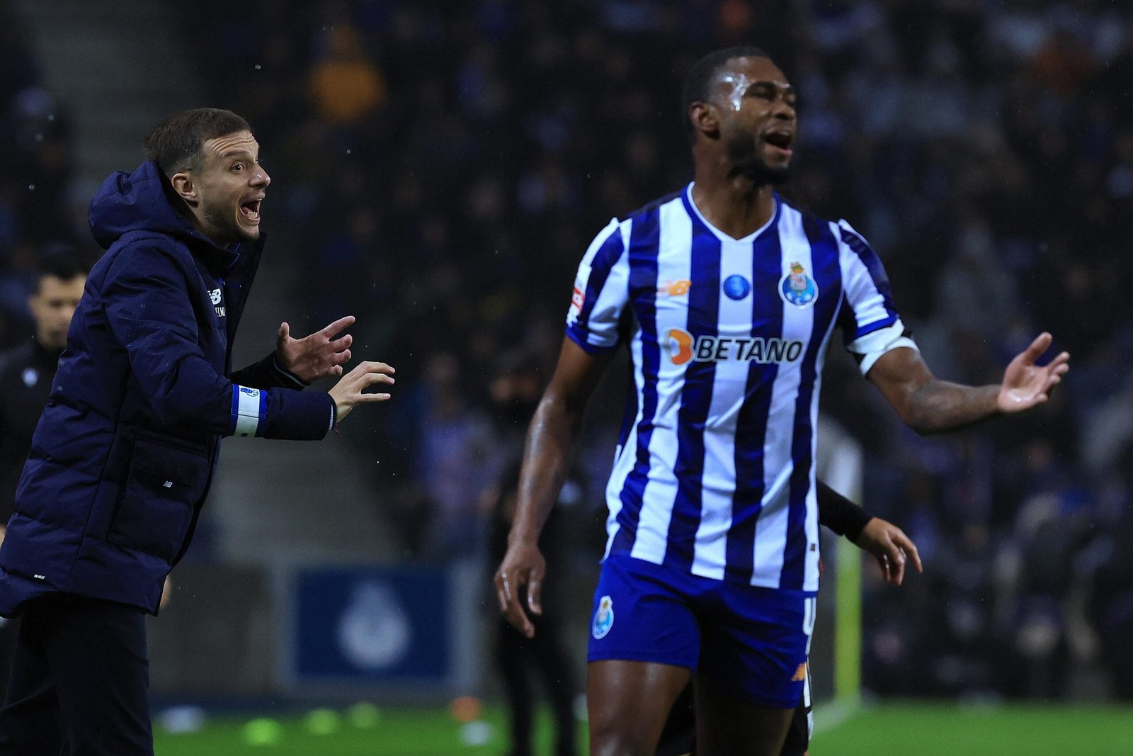 Esto se está descontrolando; ya abuchean con todo a Martín Anselmi tras mal inicio con el Porto