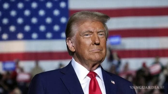 Aranceles al sector automotriz serían hasta del 25%, adelanta Donald Trump; lo confirmará el 2 de abril