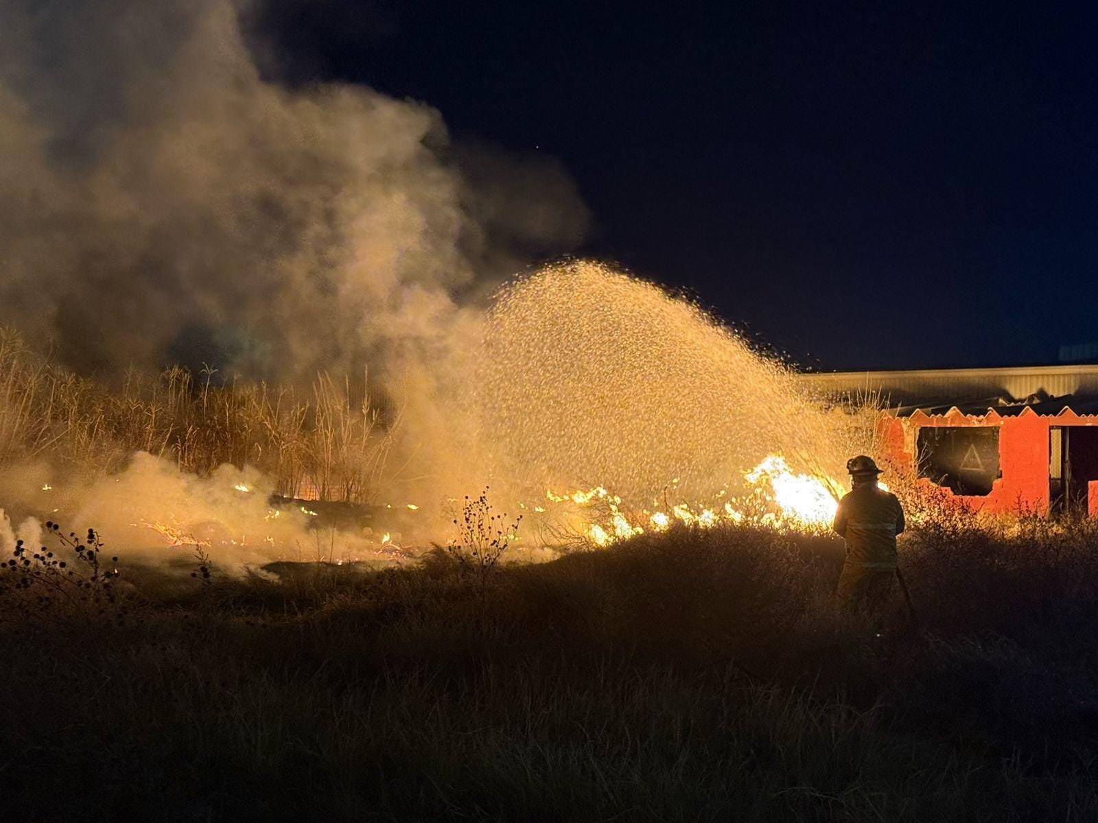 Sujetos causan incendios al norte y sur de Saltillo