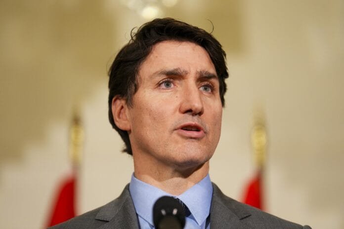 Anuncia Trudeau represalias contra aranceles de EU