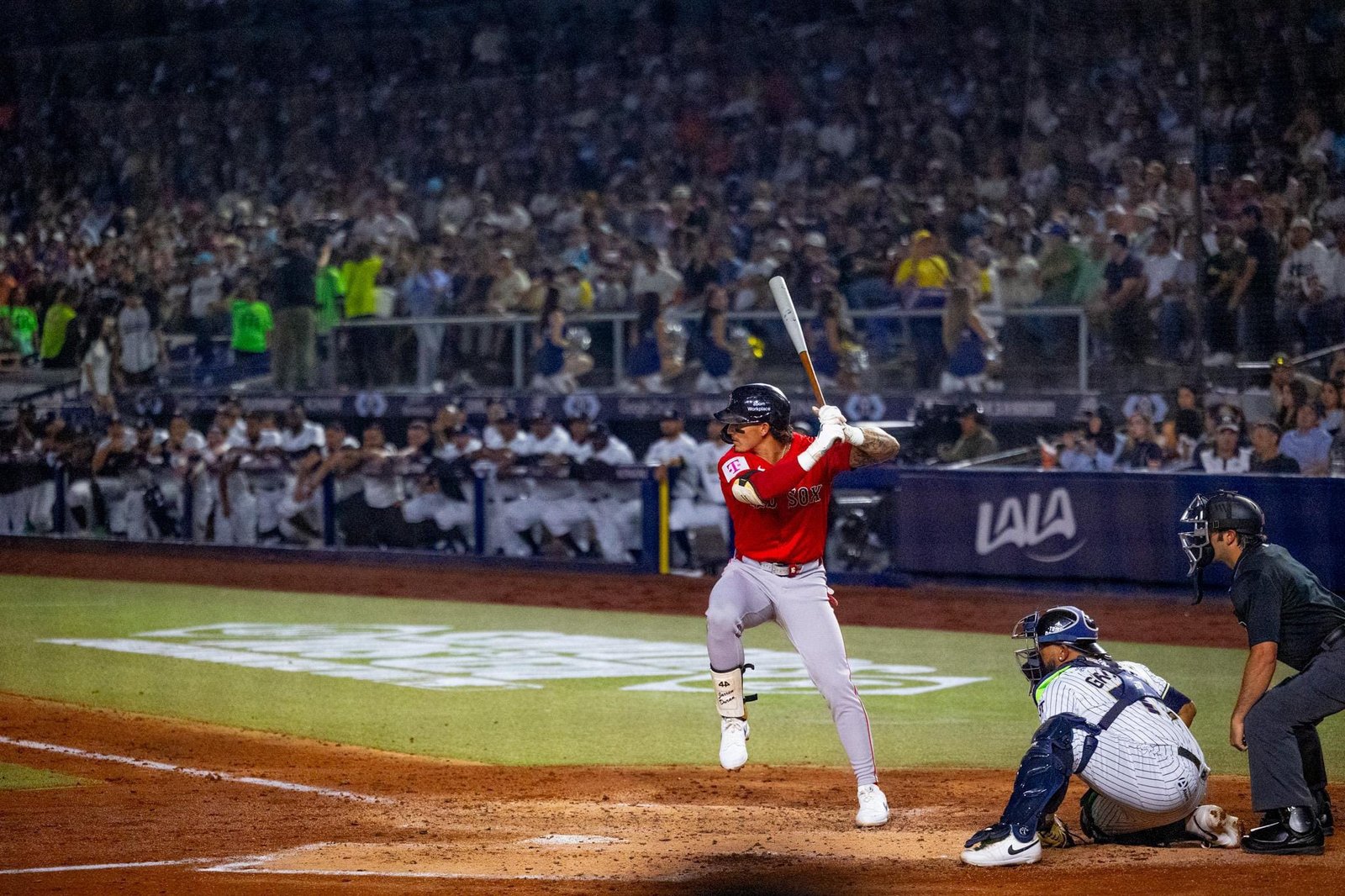 Red Sox imponen su ofensiva y dominan a los Sultanes en Monterrey