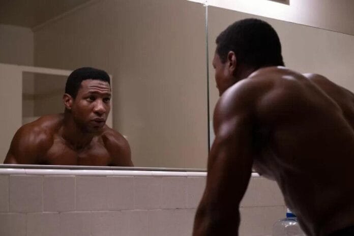 Secuelas de agresiones en la infancia: Revela Jonathan Majors que fue abusado cuando era niño