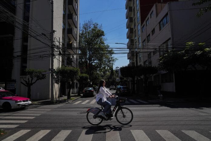 Para escapar de la rutina, los jóvenes toman “minijubilaciones”