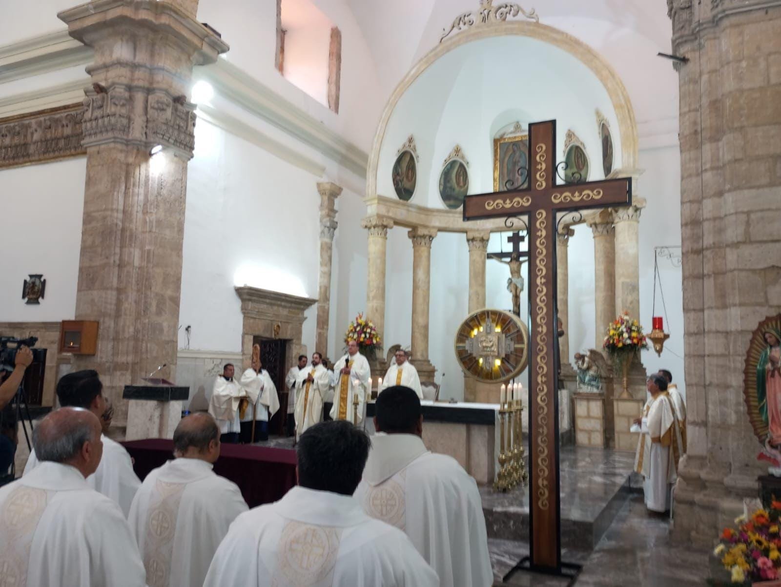 Obispo de Saltillo encabeza Misa Crismal en Monclova y llama a vivir en paz la Semana Santa