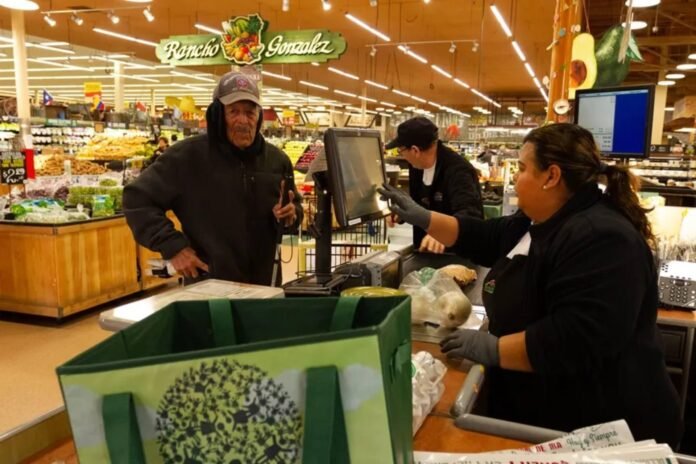Ante guerra comercial economía de Estados Unidos cae 0.2% en primer trimestre