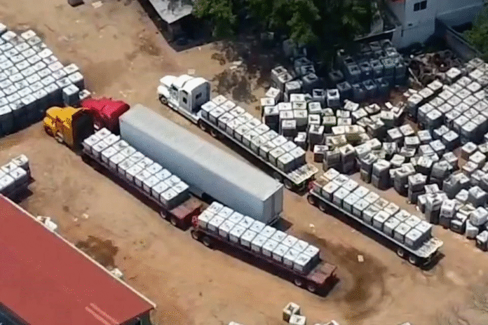 Nuevo golpe a huachicol: aseguran 3 millones de litros en Tabasco