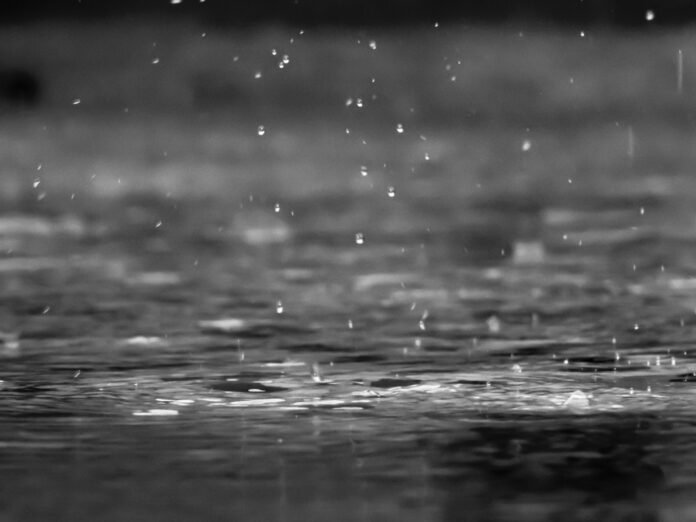 Saltillo: Tras días de intenso calor, refrescan lluvias y caída de granizo
