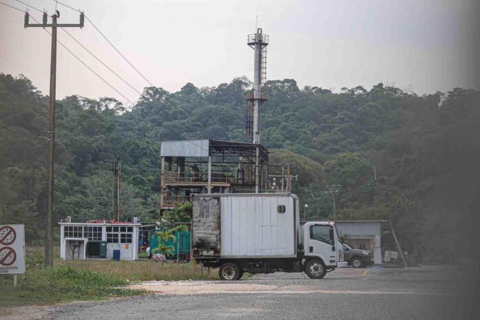 Firma que operaba mini refinería quería producir bebidas alcohólicas
