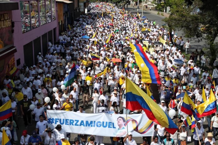 Colombianos condenan atentado a senador en ‘Marcha del Silencio’ y piden cese de la violencia