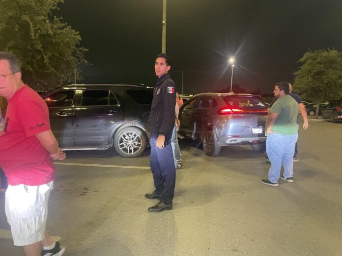 Pelea por cajón de estacionamiento termina en choque en el norte de Saltillo