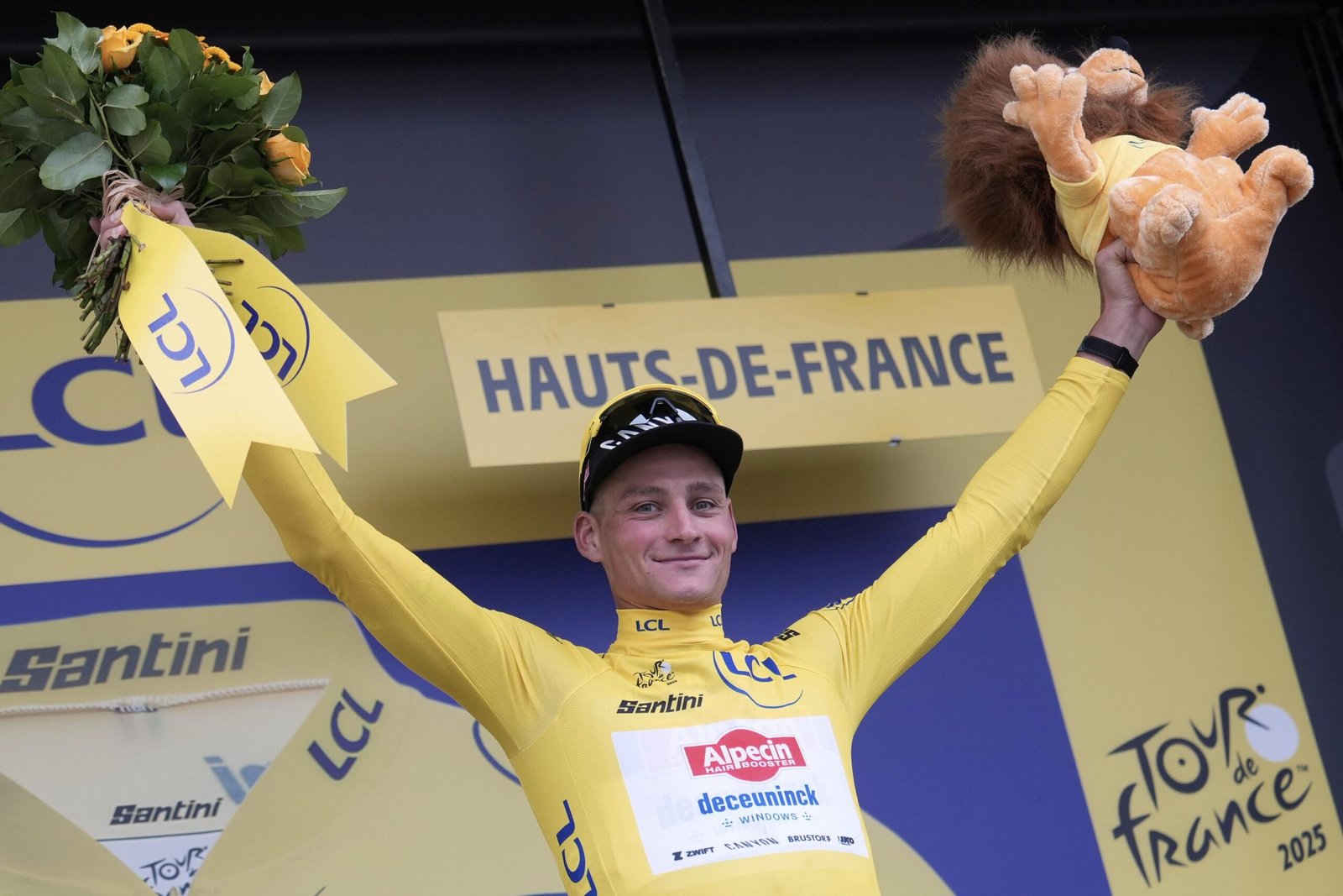 Van der Poel gana la segunda etapa del Tour de Francia 2025 y arrebata el liderato a Philipsen