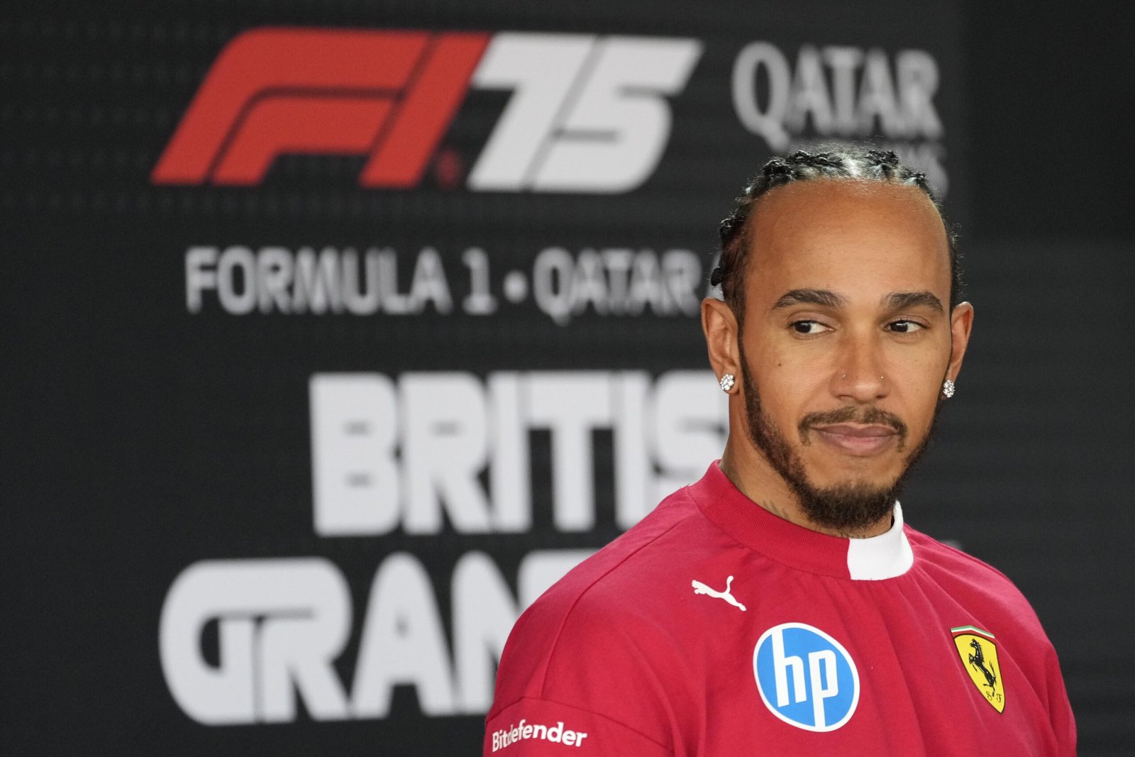 Lewis Hamilton brilla en las prácticas del GP de Gran Bretaña y firma doble podio