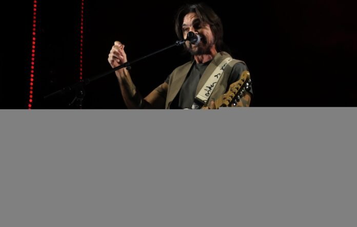 Juanes hace vibrar a Saltillo en el primer día de la Feria 2025