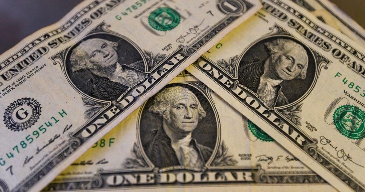 Prevé BBVA caída de 5.8% en remesas para 2025