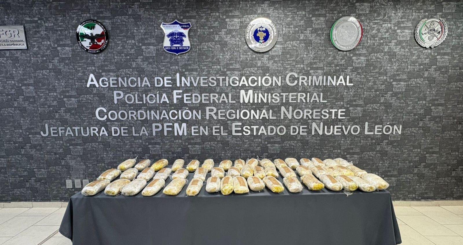 Cae hombre con cargamento de 50 kilos de droga oculto en camión, en Nuevo León
