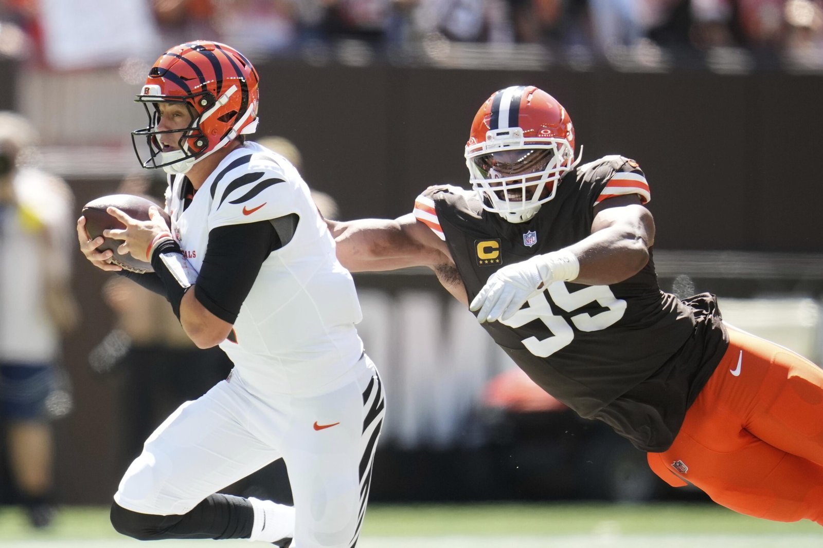 Bengals vencen 17-16 a Browns con Burrow como protagonista