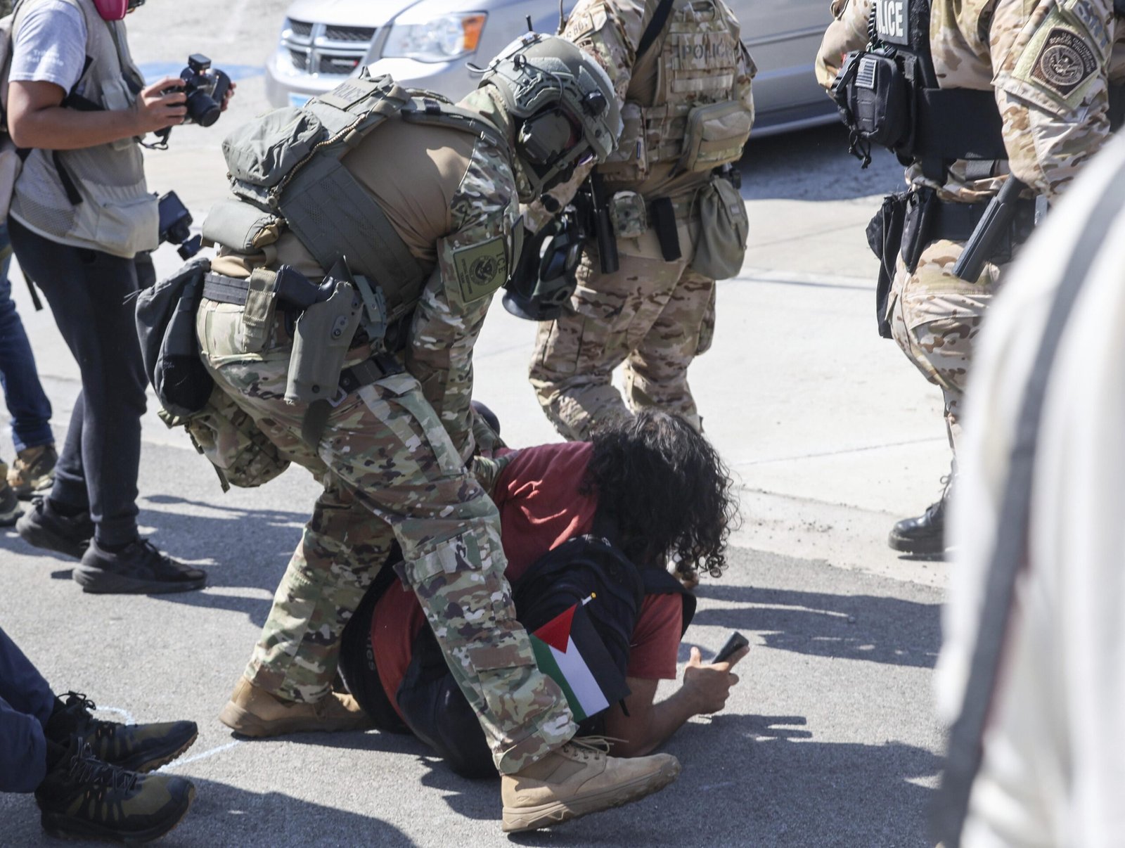 Se incrementan los arrestos de inmigrantes en Chicago; activistas responden sus tácticas de resistencia