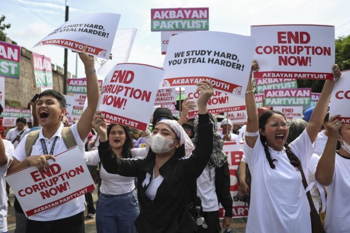Miles protestan en Filipinas por escándalo de corrupción; detienen a 17 personas