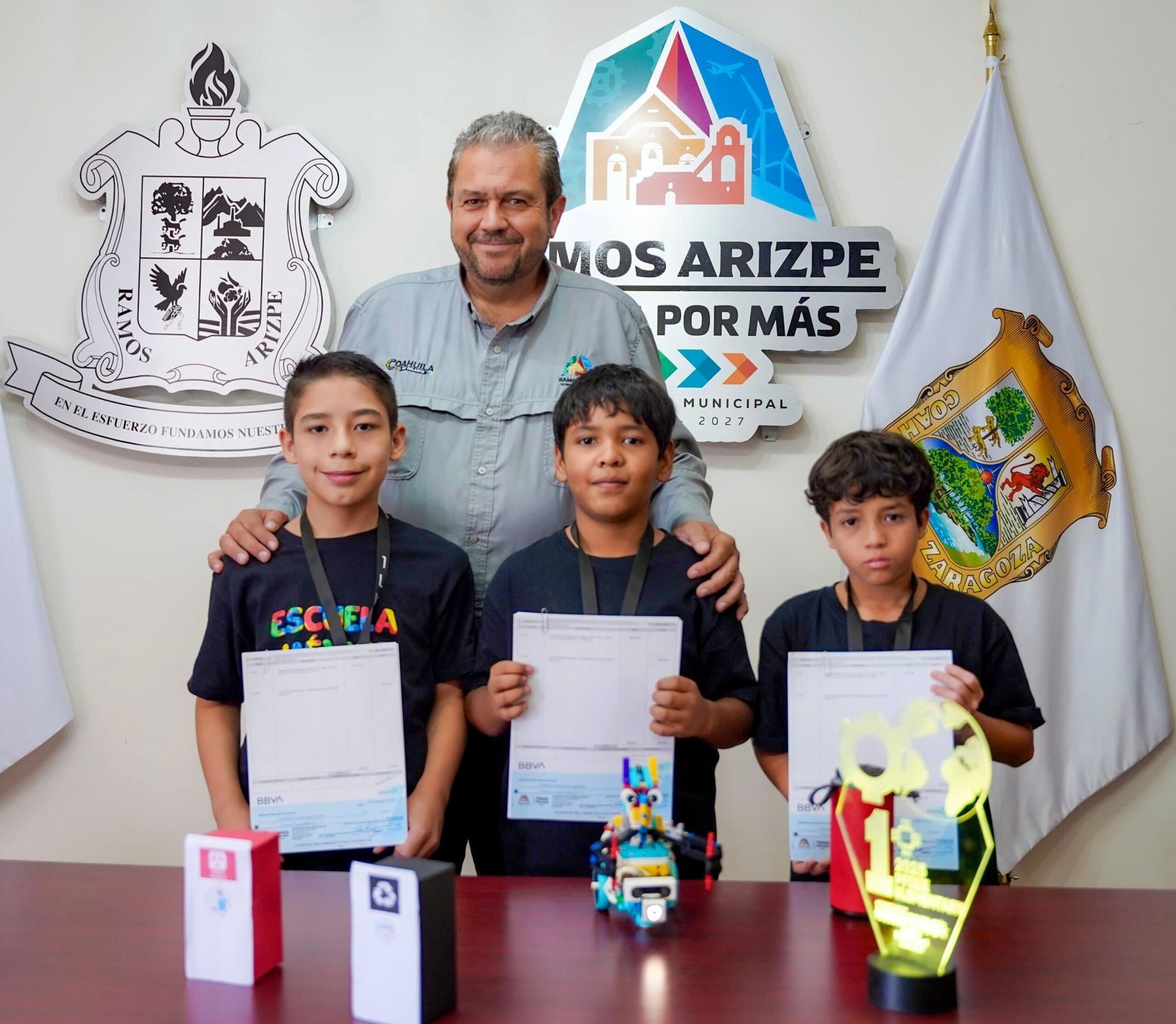 Respalda Tomás Gutiérrez a jóvenes de Ramos Arizpe que representarán a México en Panamá