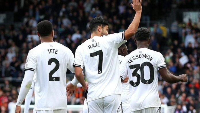 Raúl Jiménez presente en triunfo agónico del Fulham ante el Leeds United
