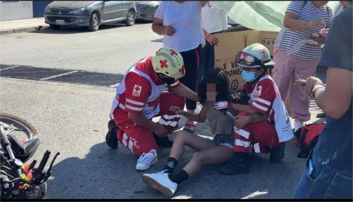 Accidente de moto deja a una menor lesionada, en Saltillo