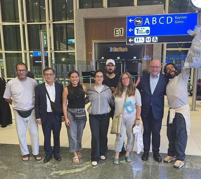 Mexicanos de la Flotilla Sumud harán escala en Estambul, en repatriación desde Israel