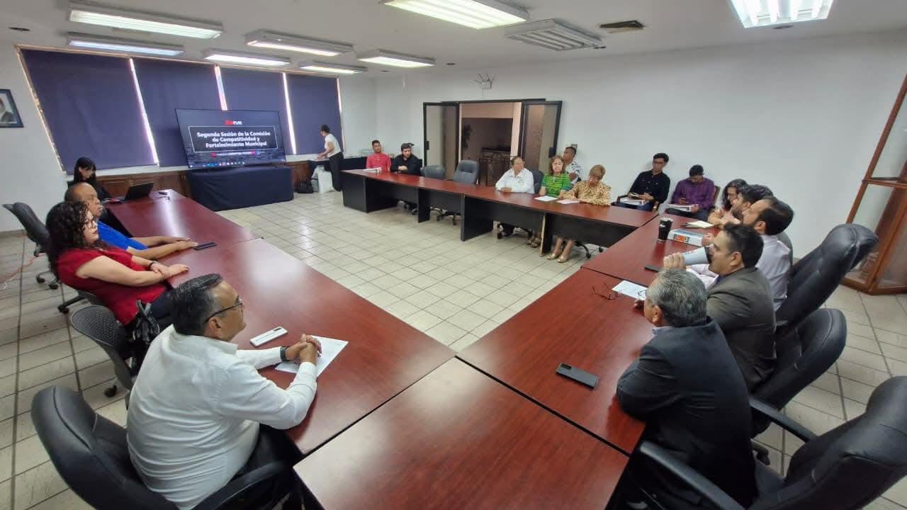 Implan presenta compendio sobre competencias en educación media superior en Torreón