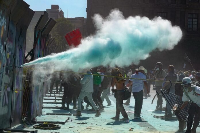 Violencia contra la prensa: fotoperiodistas y reporteros resultan heridos en protestas juveniles
