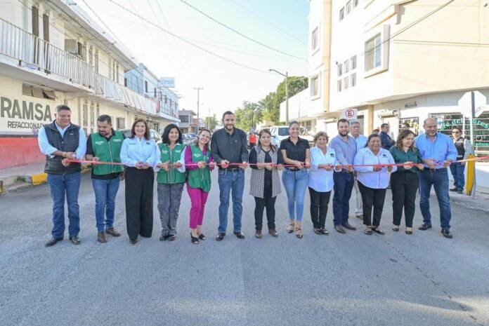 Alcalde entrega obras de pavimentación en Monclova