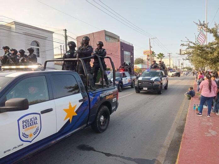 Piedras Negras: Sin incidentes desfile por la Revolución Mexicana gracias a despliegue policial