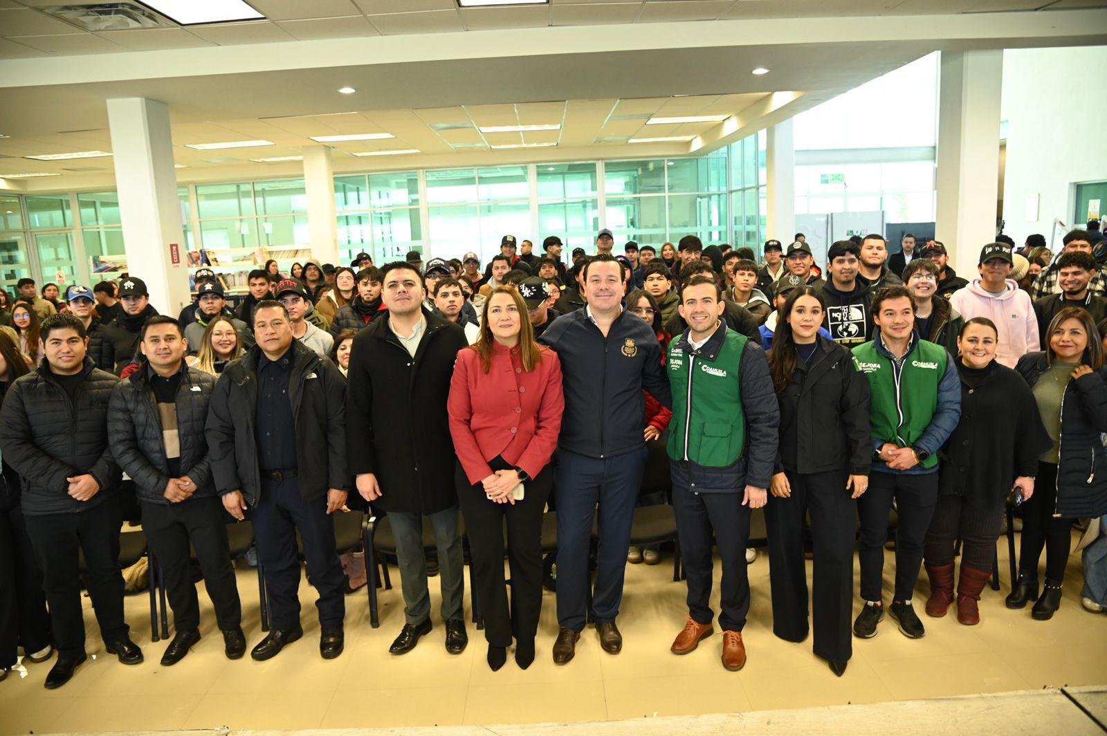 Acercan programas sociales y de seguridad a estudiantes universitarios