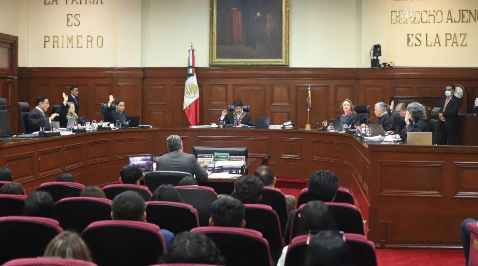 Presume SCJN que es más veloz en resolver, pero aseguran especialistas que es con deficiencias