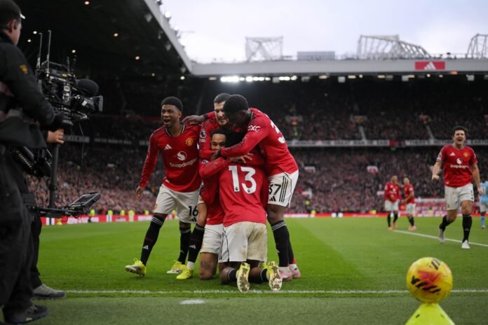 El derbi es Red Devil: Manchester United vence al City y Carrick debuta con triunfo