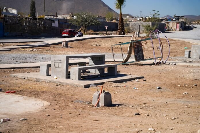Avanza construcción de plaza pública en Urbivilla del Real, en Ramos Arizpe, con inversión superior a los 4.2 mdp