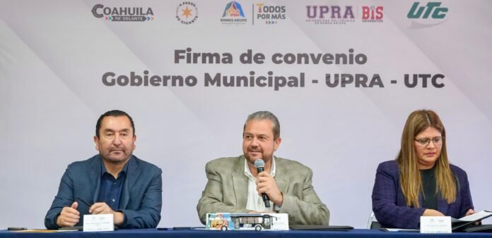 Becas municipales impulsan el futuro académico de jóvenes y trabajadores en Ramos Arizpe
