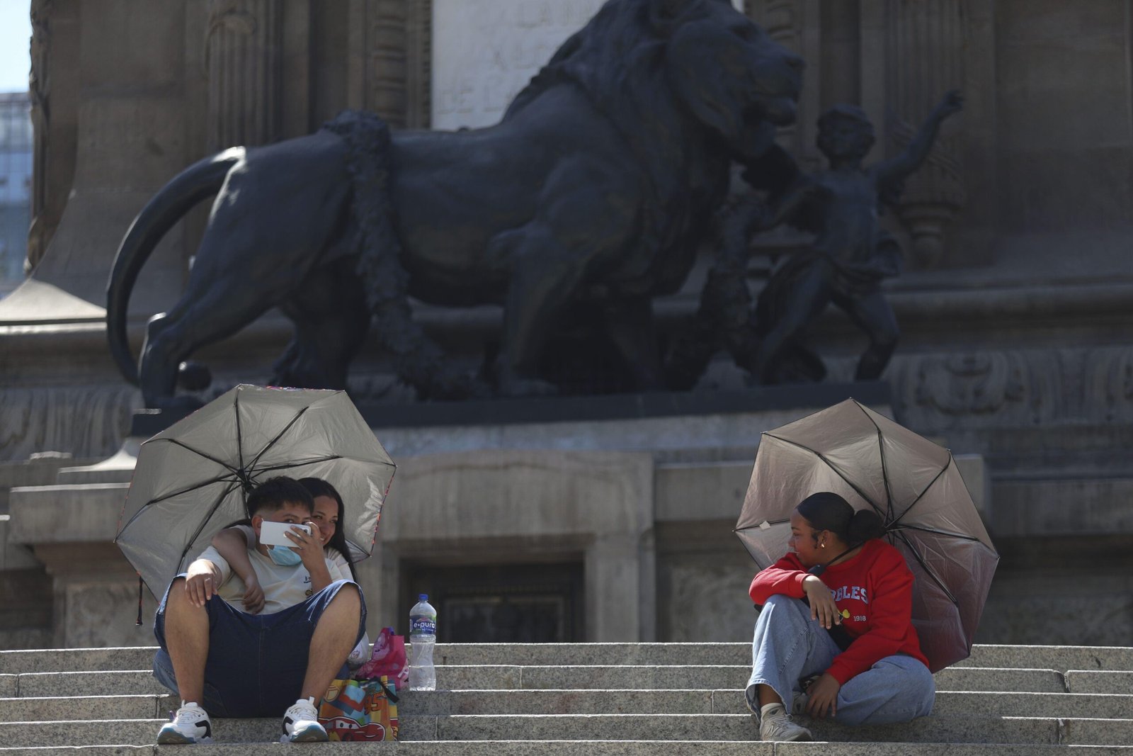 Hasta 45 °C en seis estados y lluvias en Jalisco, Michoacán y Edomex, alerta el SMN
