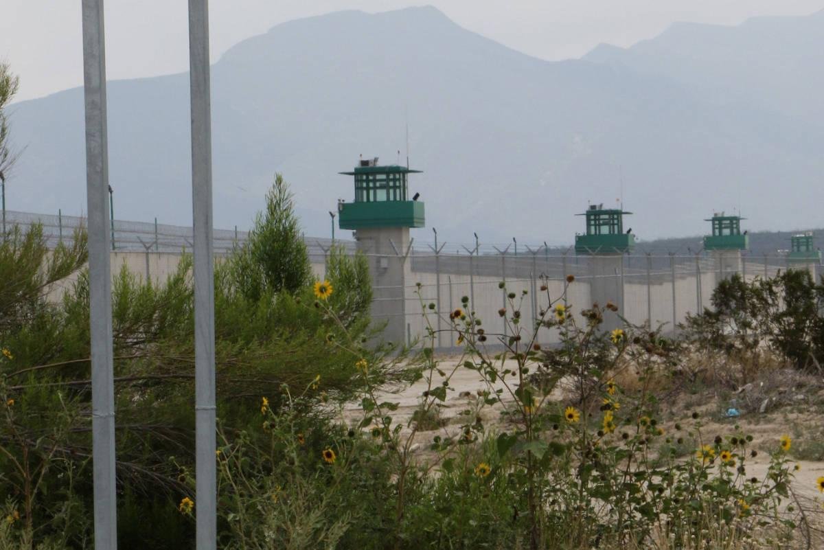 Denuncian autogobierno, visitas bajo tensión y favoritismo en el Cefereso 18 de Ramos Arizpe