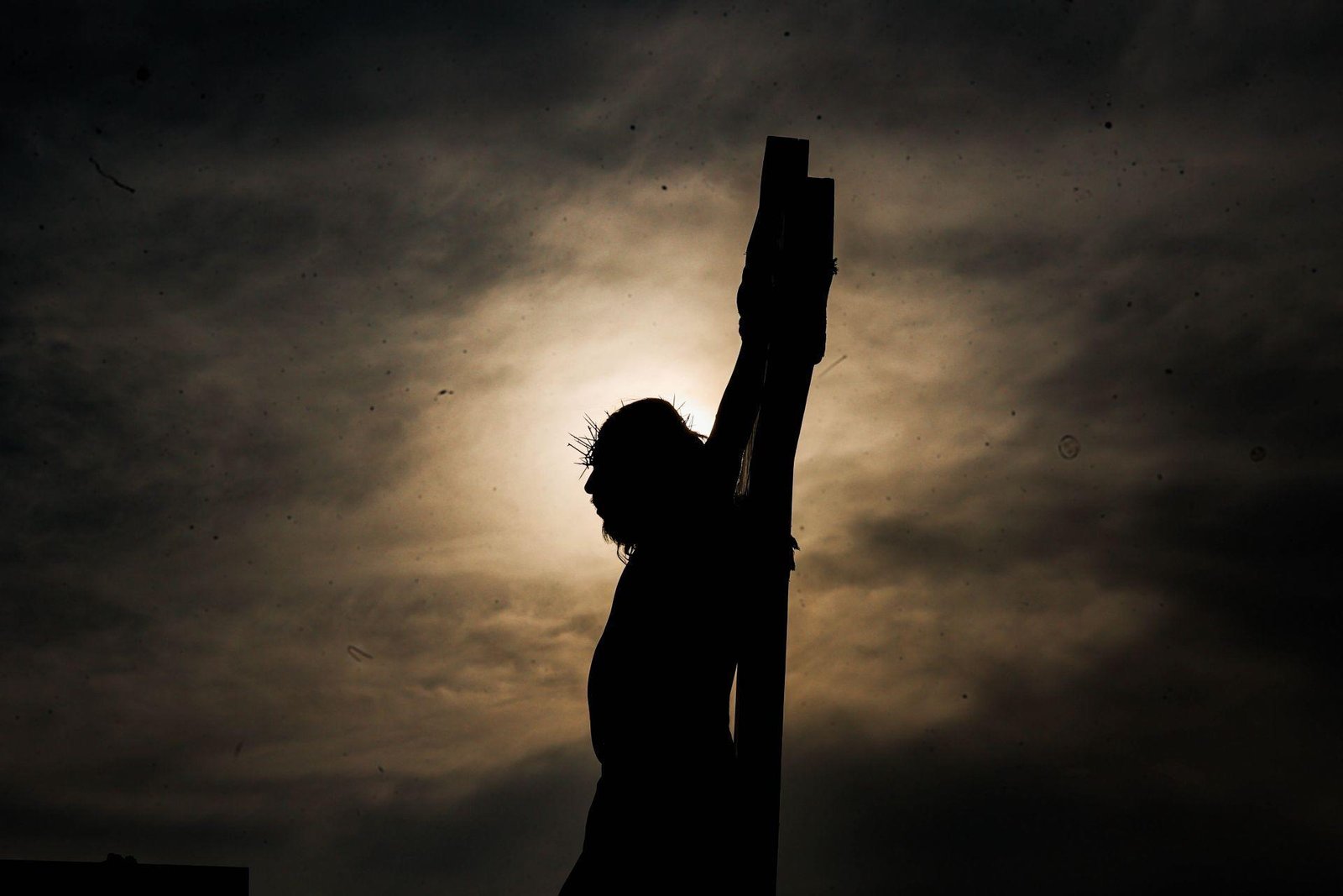 El Viernes Santo se vive la Pasión de Cristo... ¿por qué es el día clave, no hay misa y no te debes bañar?